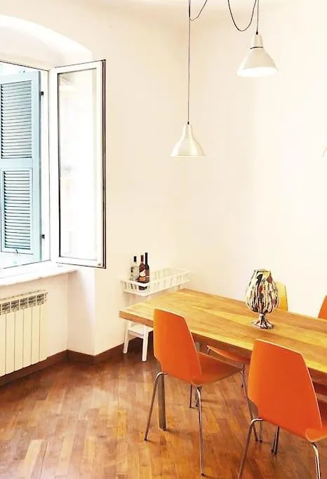 Liberta 11 - Traditional Genovese Apartment Genoa