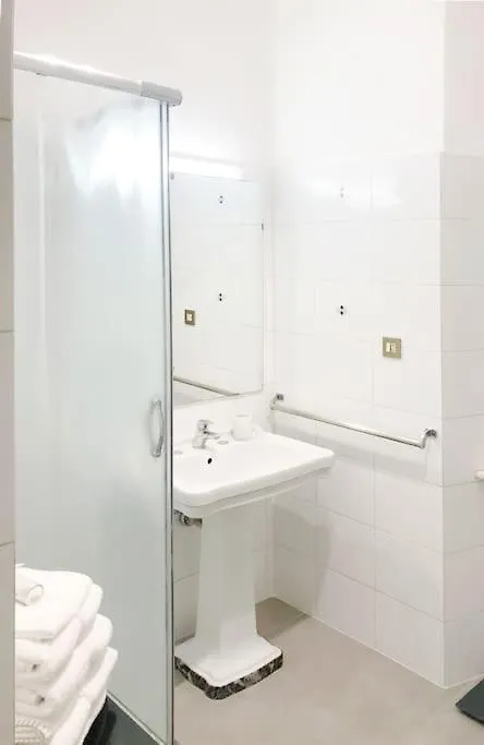 Liberta 11 - Traditional Genovese Apartment Genoa