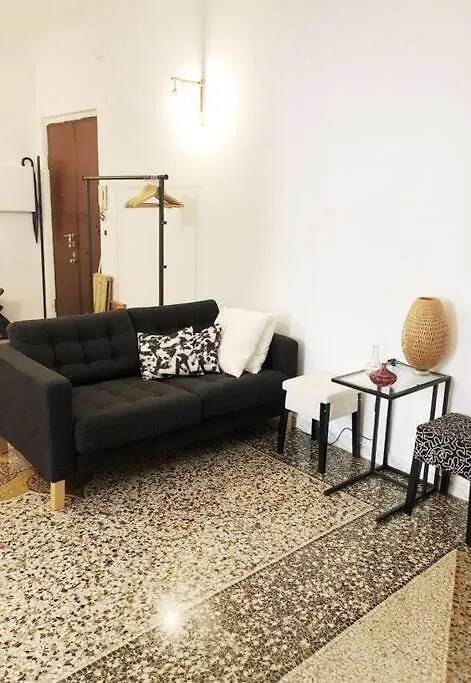 Liberta 11 - Traditional Genovese Apartment Genoa