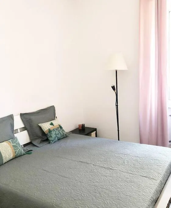 Liberta 11 - Traditional Genovese Apartment Genoa